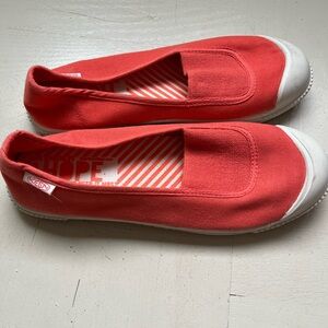 Keen slip on sneakers / plimsolls !! Never worn!